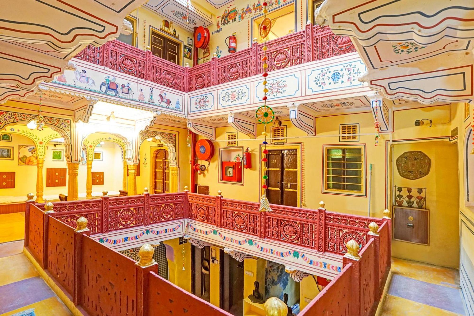 Super Collection O Ramganj Near Hawa Mahal Hotell Jaipur Eksteriør bilde