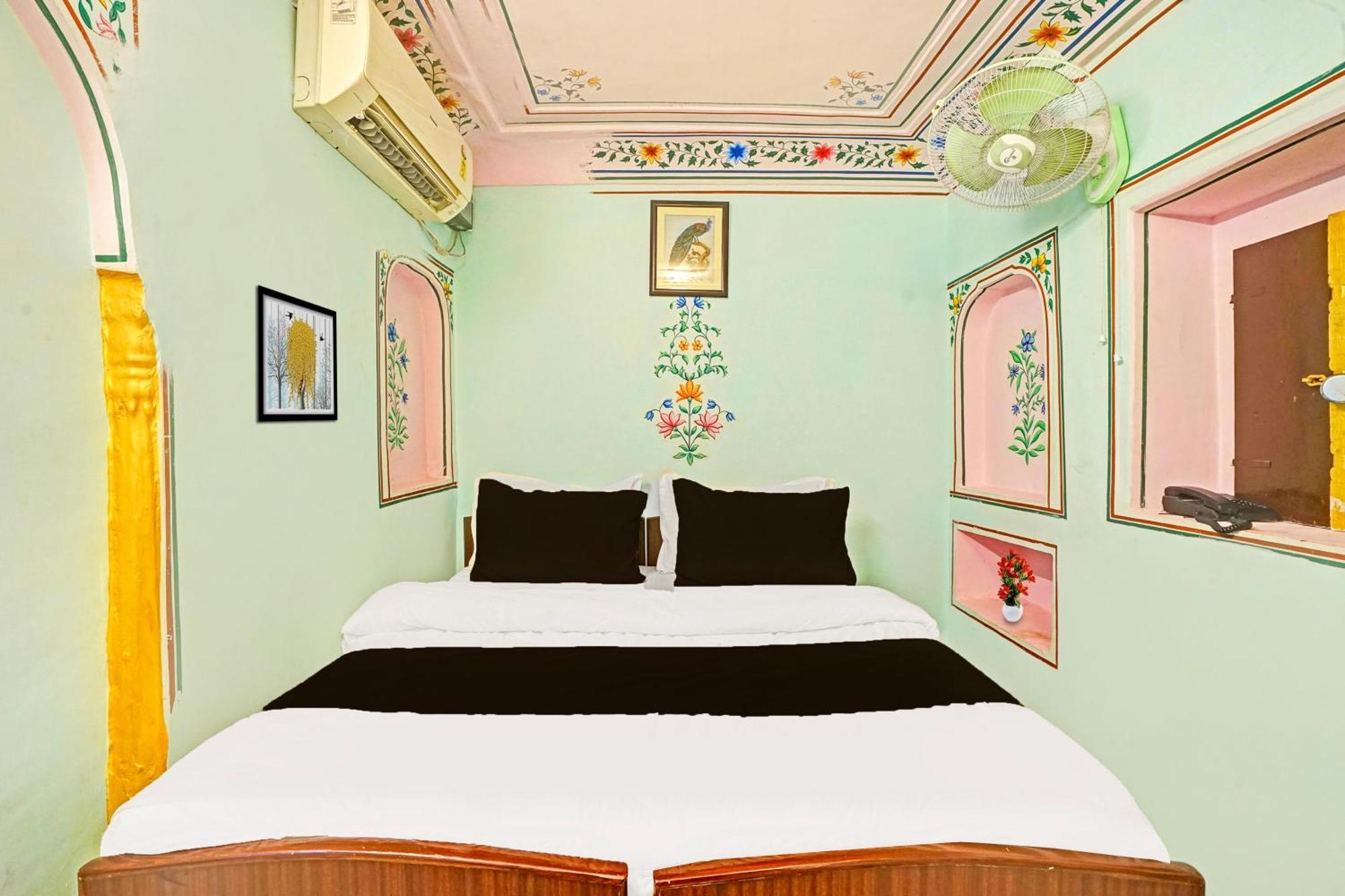 Super Collection O Ramganj Near Hawa Mahal Hotell Jaipur Eksteriør bilde