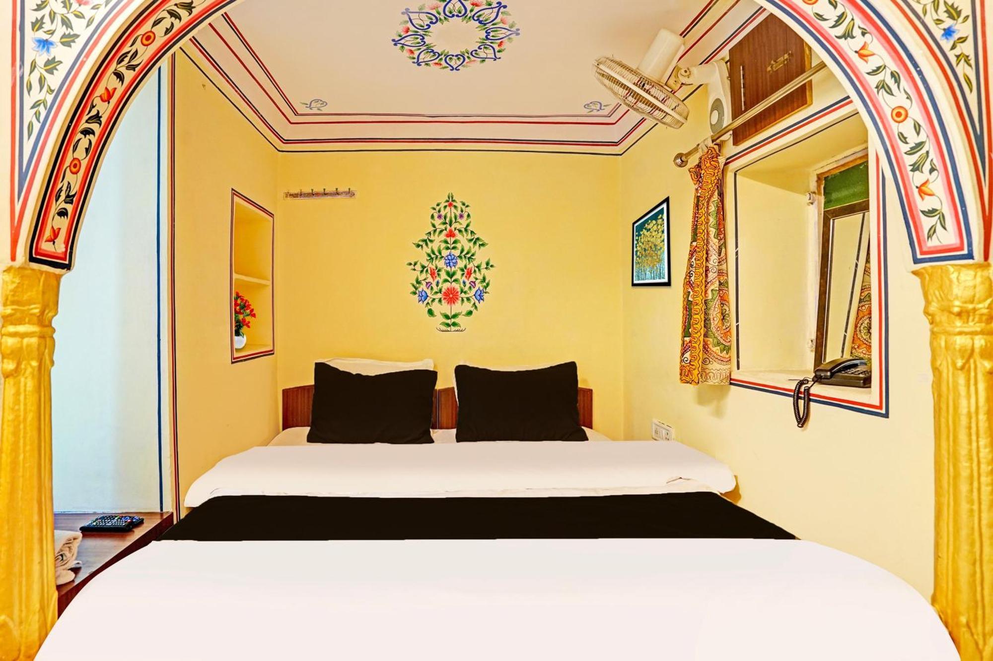 Super Collection O Ramganj Near Hawa Mahal Hotell Jaipur Eksteriør bilde